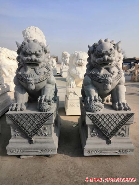 广场仿古彩球狮子石雕