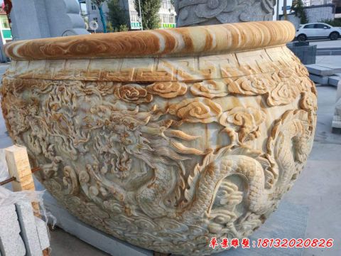 广场圆形水缸石雕