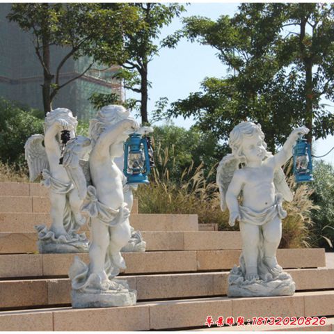 户外西方小天使