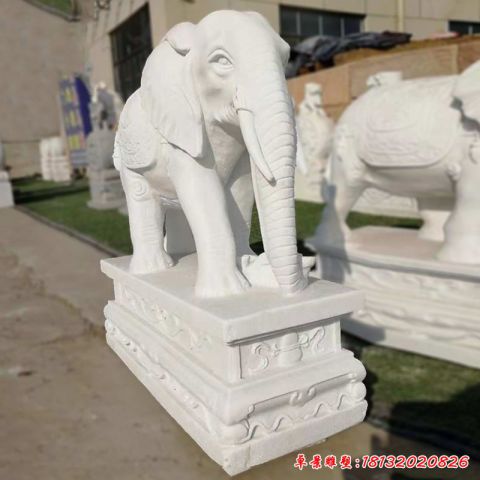 动物公园大象石雕