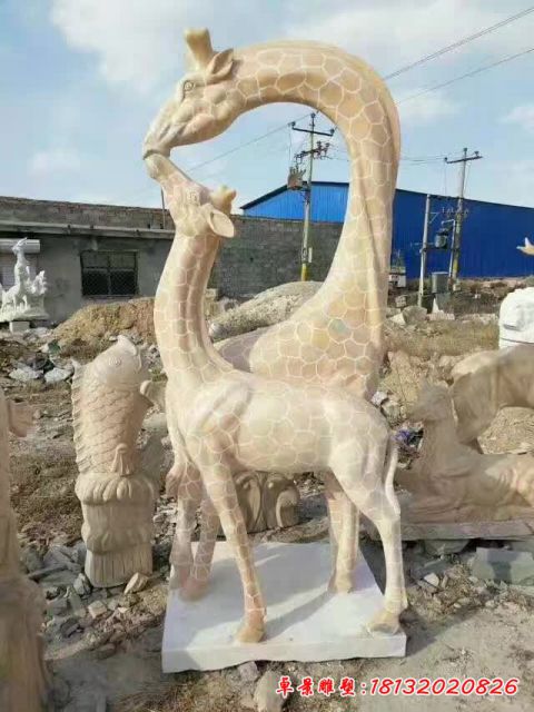 园林长颈鹿石雕