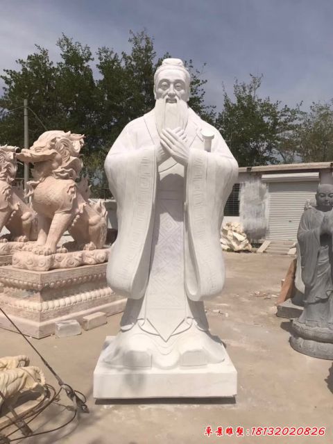 学校石雕孔子