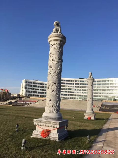 户外建筑龙柱
