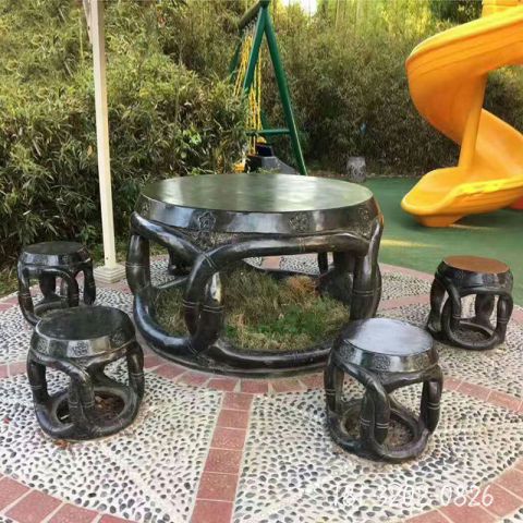 庭院石桌凳雕塑