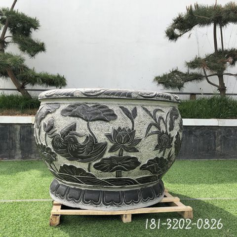 广场圆形水缸雕塑