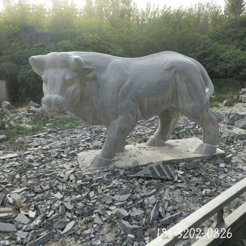 动物青石开荒牛石雕