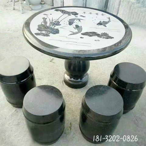 鲤鱼公园石桌凳