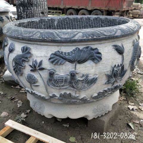 青石荷花水缸雕塑