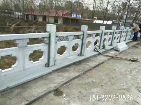 栏板镂空石雕