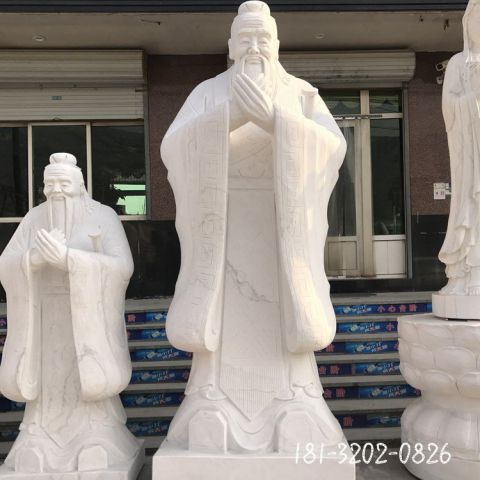 广场大型孔子石雕