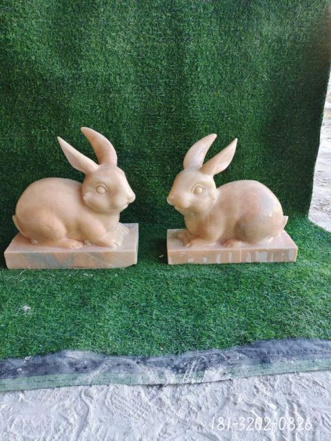 公园石雕兔子雕塑