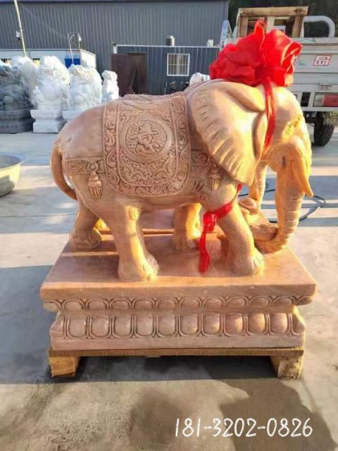 晚霞红招财大象雕塑