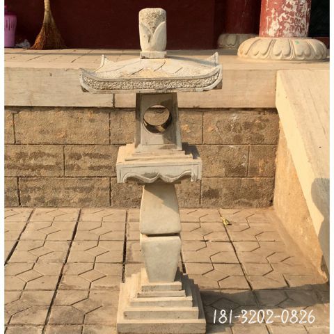 庭院仿古镂空石灯雕塑