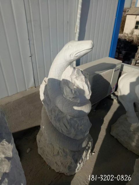 公园石雕动物蛇雕塑