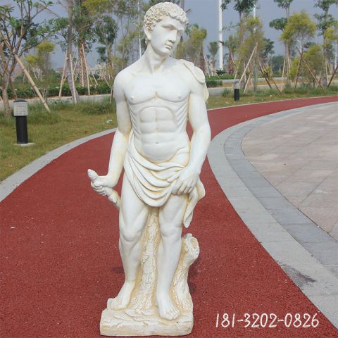 公园西方男人雕塑