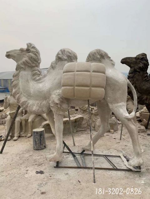 大型公园骆驼动物雕塑