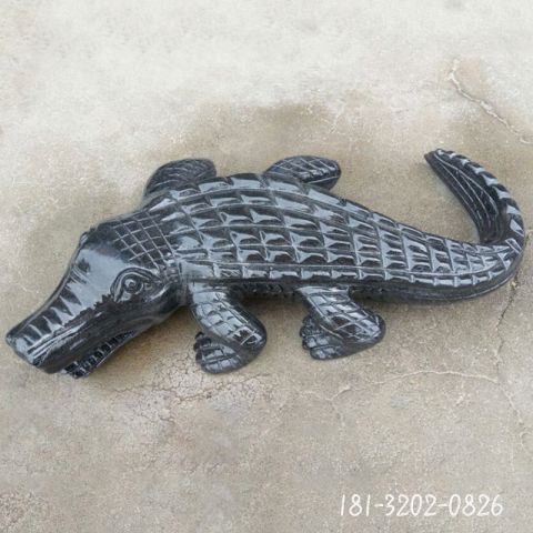 青石动物鳄鱼石雕