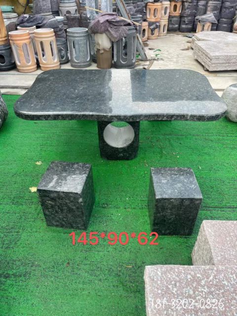 大型庭院休息石桌凳雕塑