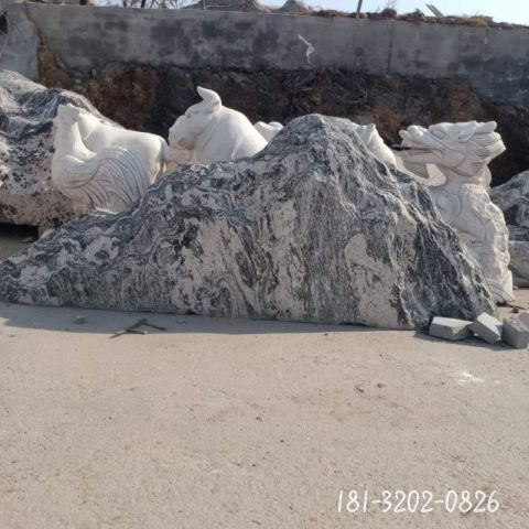 广场风景石雕塑