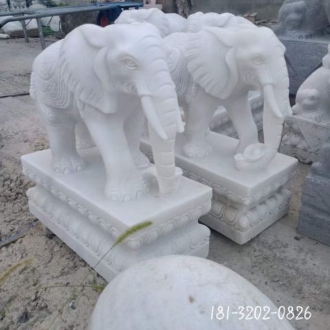 动物公园大象雕塑