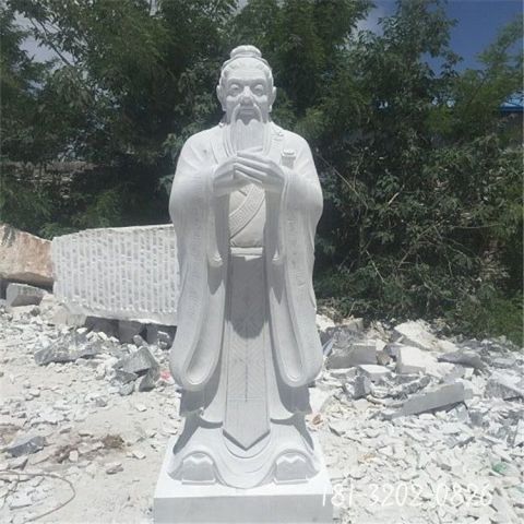 广场古代孔子雕塑