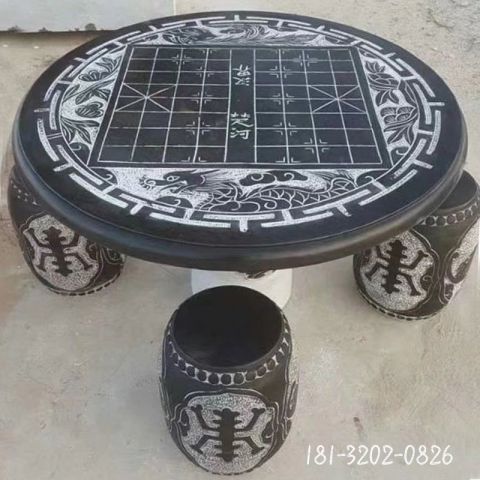 广场棋盘石桌凳雕塑
