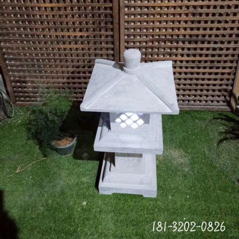 汉白玉镂空石灯雕塑