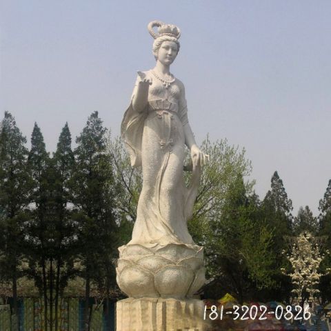 美女人物雕塑