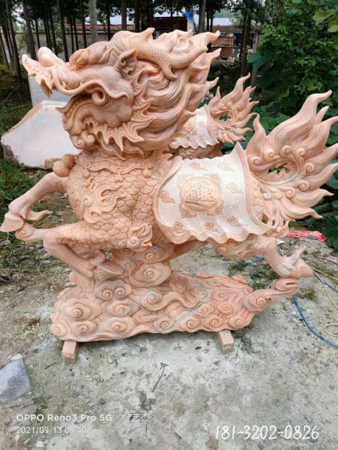 大型晚霞红麒麟动物雕塑