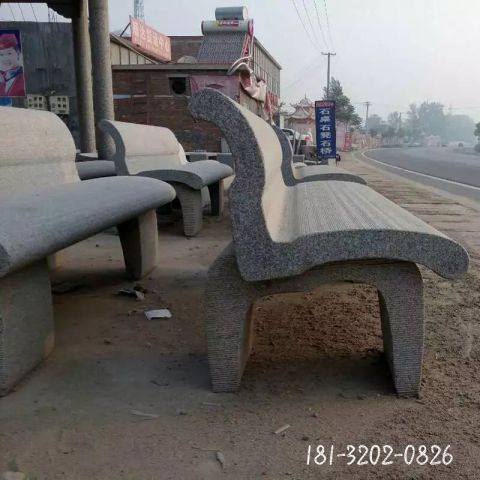 公园休息椅子雕塑